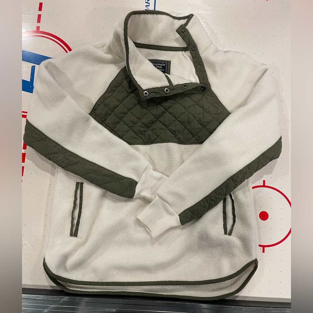 Abercrombie & Fitch quilted teddy fleece - size S